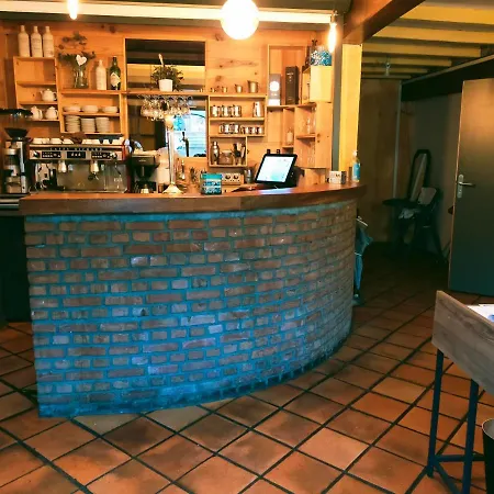 Restaurant L'eolienne Отель Rouxmesnil-Bouteilles